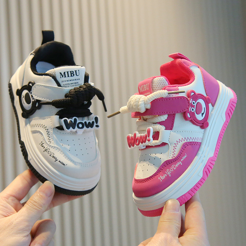 儿童运动鞋2025春秋女童小白鞋卡通轻便男童休闲板鞋软底宝宝鞋子