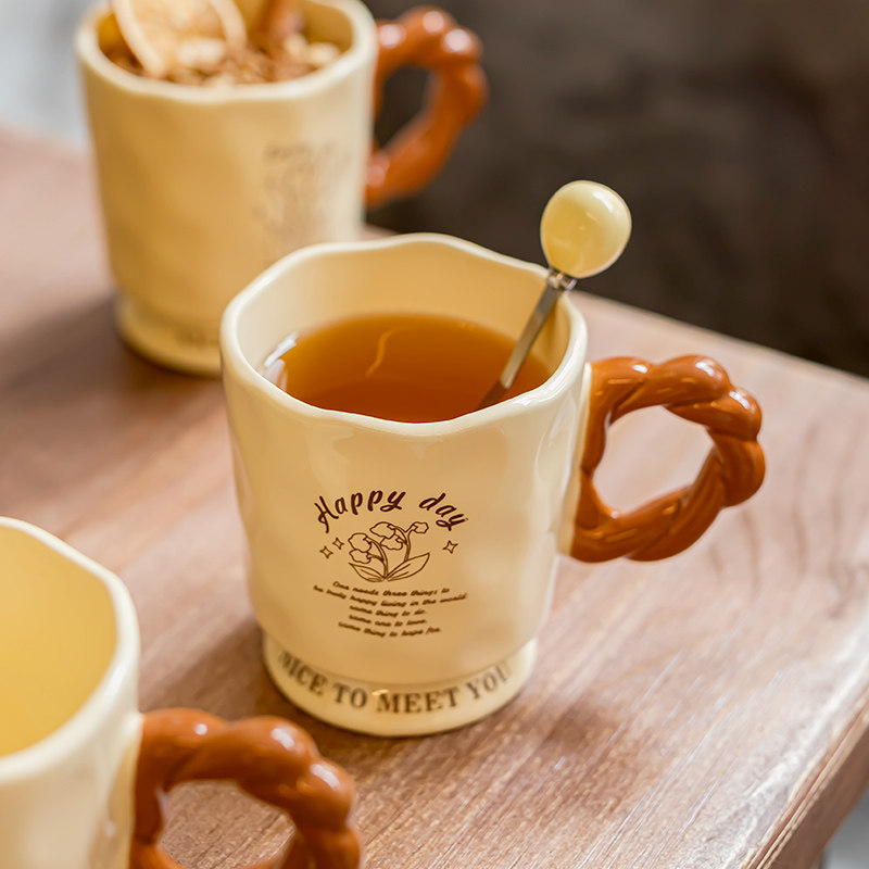法式奶油风高脚马克杯情侣高颜值水杯女生办公室早餐咖啡陶瓷杯