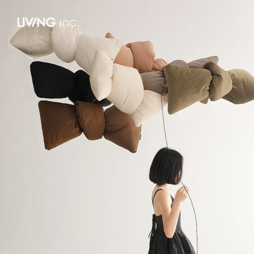 LIVINGinc.空气感立体异形抱枕