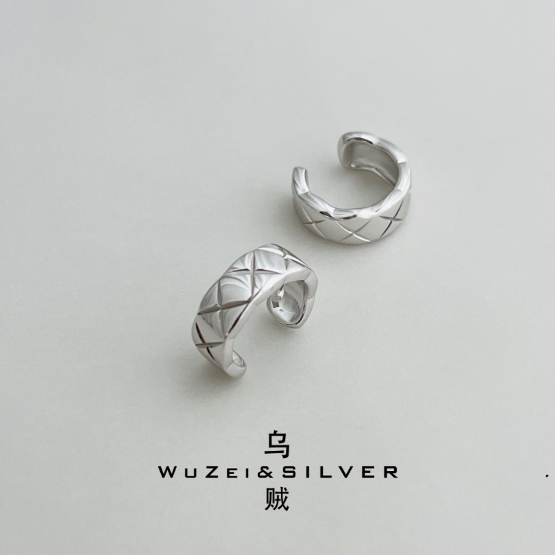 WZ&SILVER设计师款S925银镀铑金小香菱格纹耳骨夹高级百搭简约