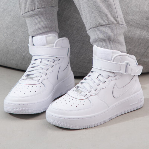 耐克中帮女板鞋AIRFORCE1MID