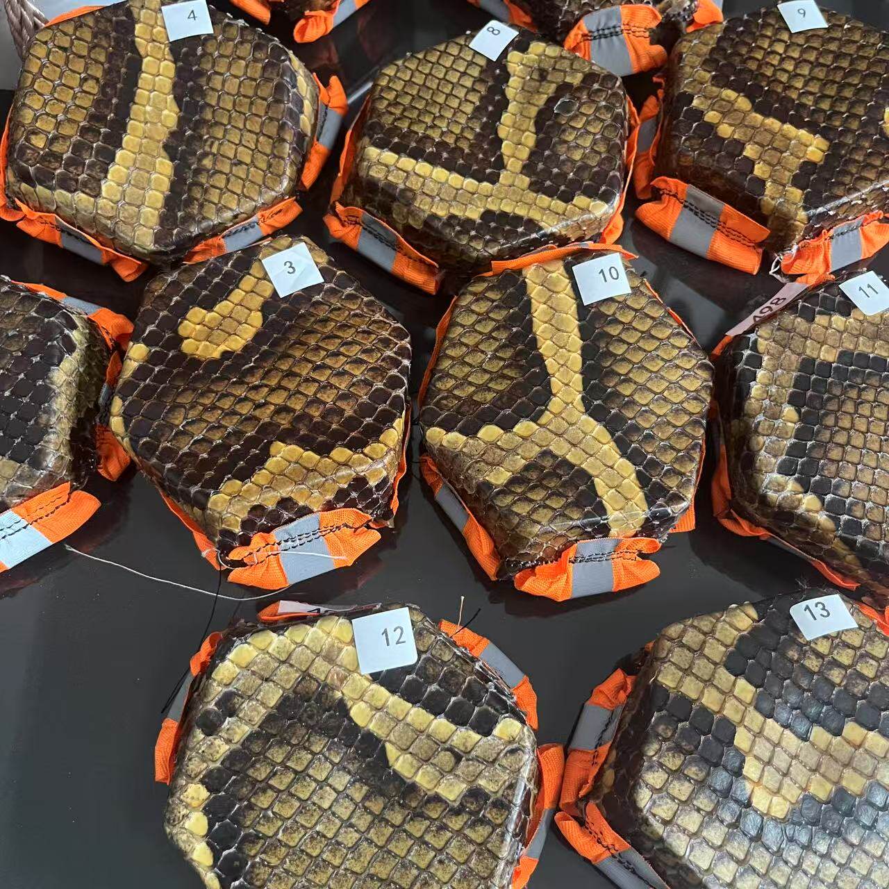 二胡维修琴皮蒙皮换皮苏州二胡厂家直销琴筒琴杆维修一皮一价定制,乐器/吉他/钢琴/配件,其它乐器配件,淘宝优惠券,粉丝福利购,淘宝优惠卷