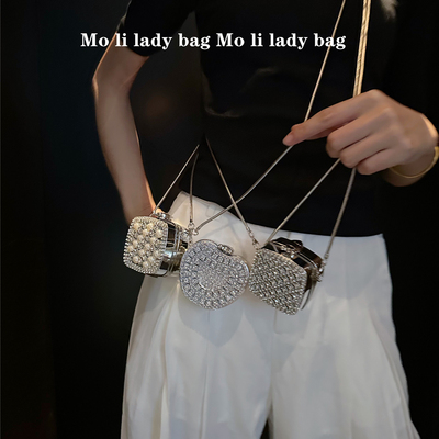 巴掌心大 欧美凹造型轻奢闪钻装饰包高级感银色迷你包包晚宴包
