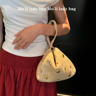 小新款 欧美复古钉珠金珠单肩小方包手提包手腕包 众设计草编包法式