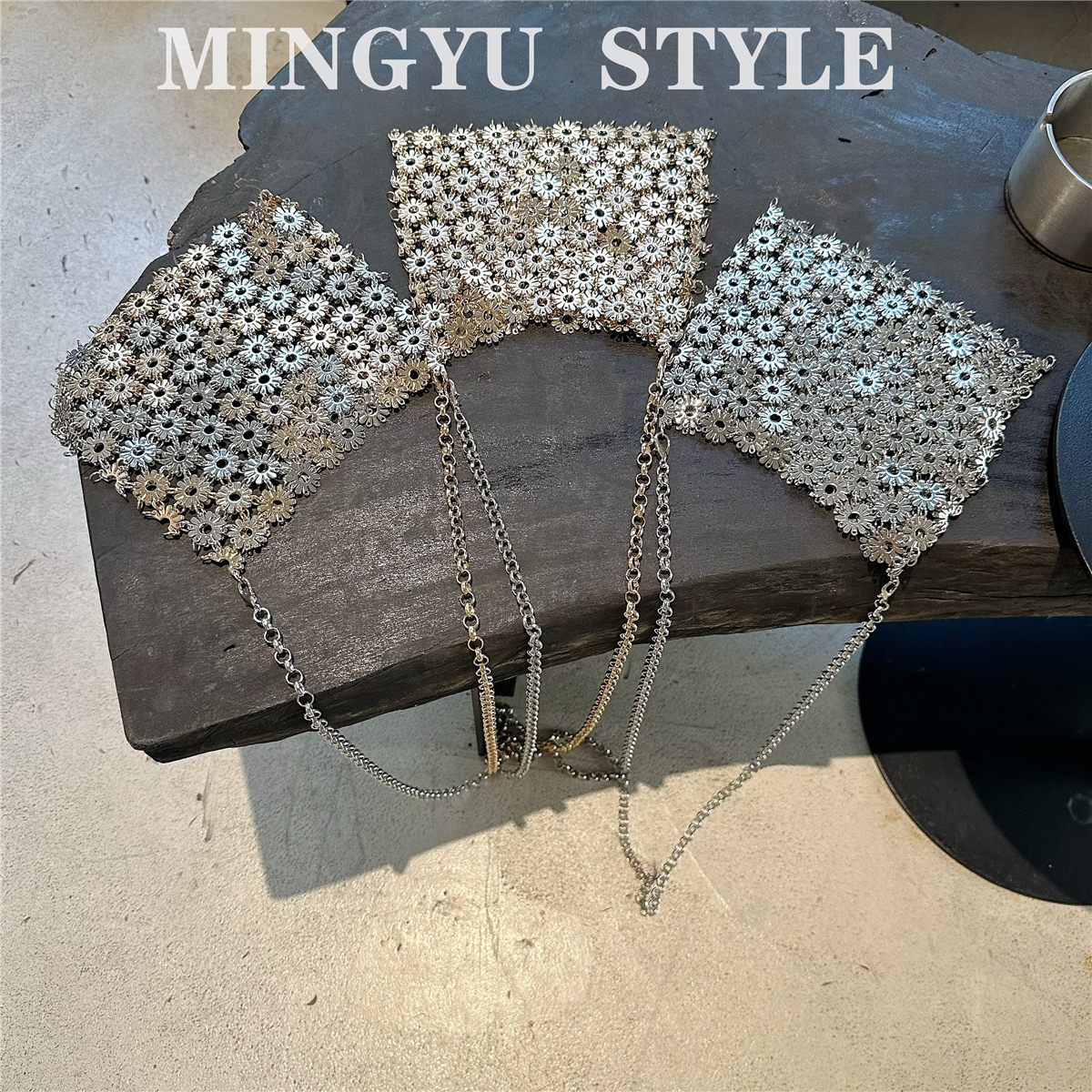 小众ins2025爆火金属闪亮手工编织花朵亮片手机包斜挎包单肩女包