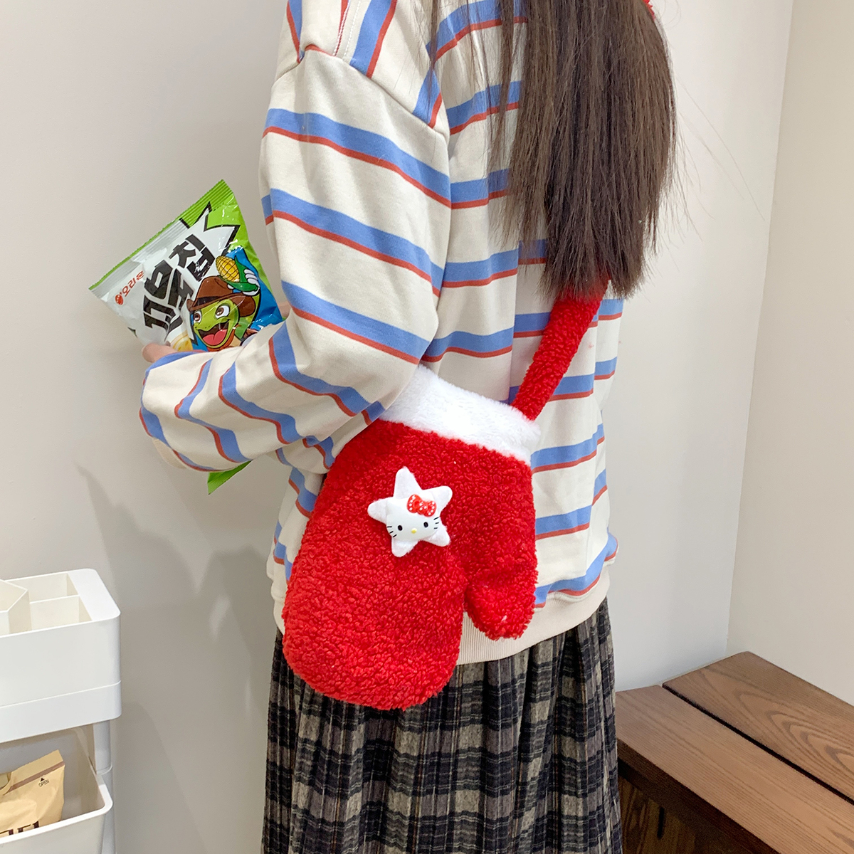 可爱毛绒手套包女圣诞礼物红色斜挎包迷你手机包女孩百搭毛绒包包