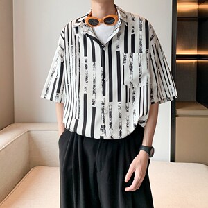 潮男日系衬衣小清新条纹薄款短袖衬衫港风酒店内景 6619 P40控58图片