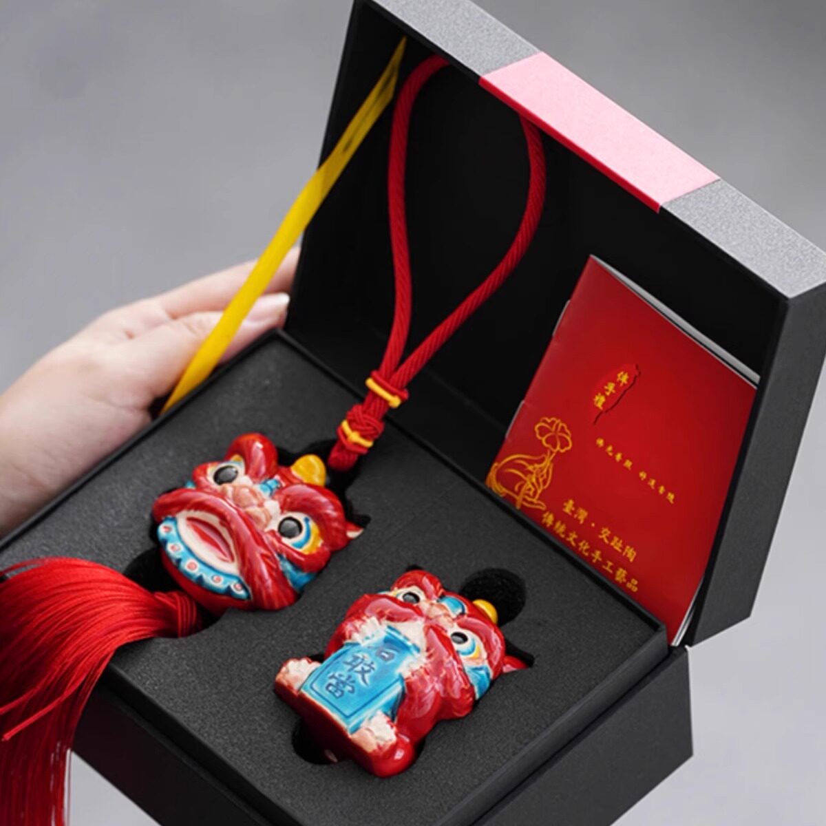佛山醒狮摆件陶瓷交趾陶醒狮国潮图片