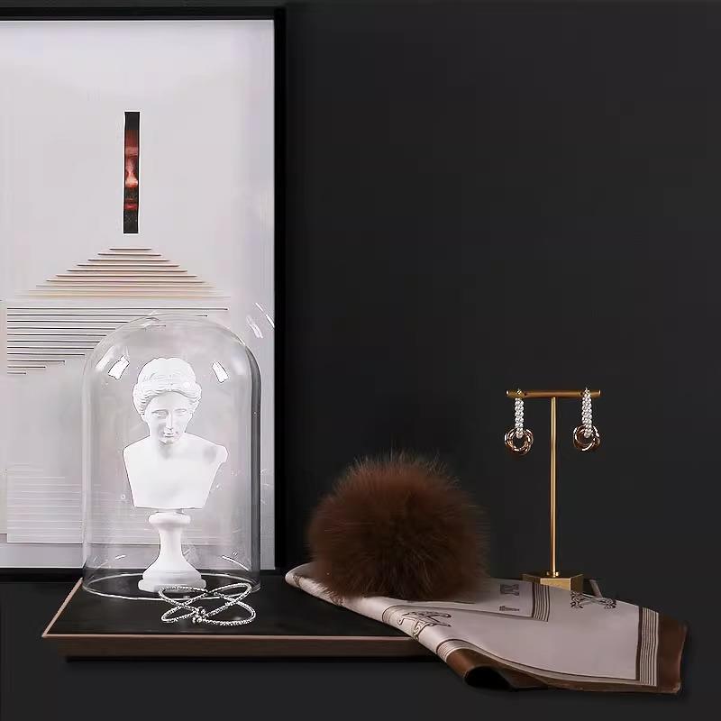 样板房衣帽间梳妆台组合摆件