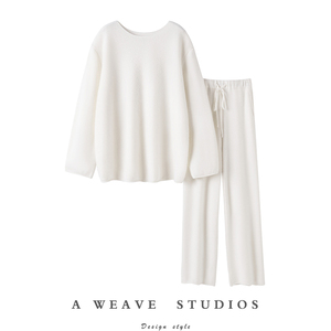 金贝绒air cashmere”空气羊绒系列小一字领上衣9分阔腿裤套装