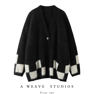 金贝绒重磅高克重山羊绒巅峰水洗拉绒雾感针织黑色棋盘格毛衣女