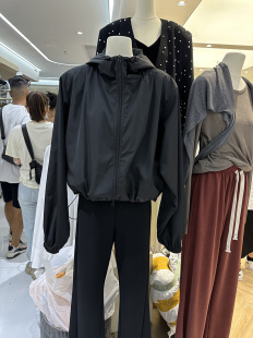 摩登2026早春新款设计感连帽宽松长袖冲锋衣外套女休闲上衣T6590