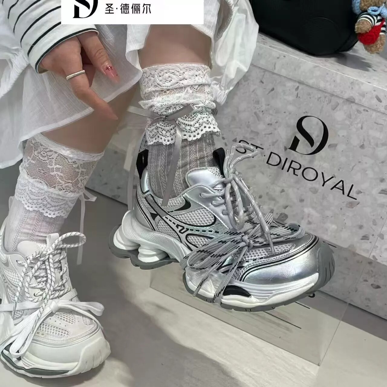 圣德俪尔2026早春新款弹簧巴黎系带增高休闲鞋老爹鞋女
