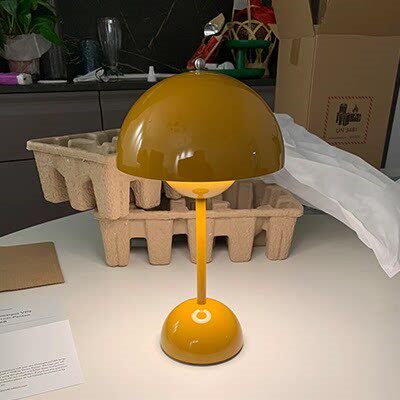 &TraditionVP9充电调光台灯