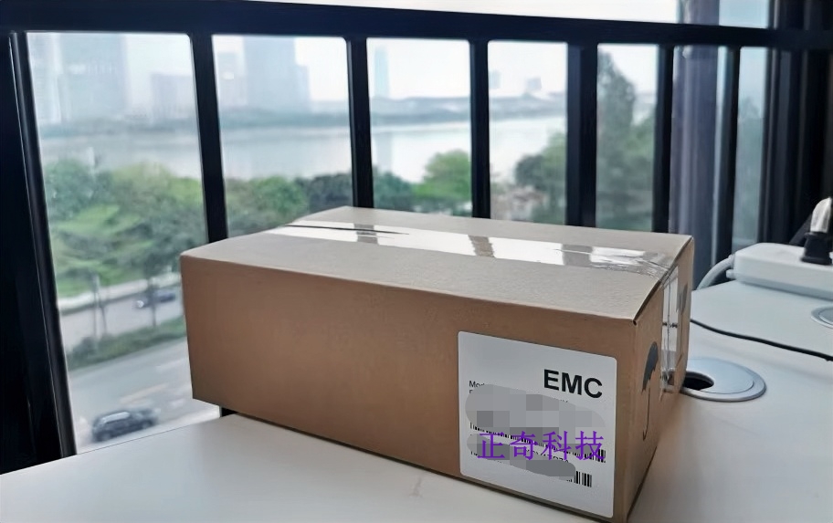 EMC 118000314-02 005052271 800G SAS 12Gb 3.5'' SSD服务器硬盘