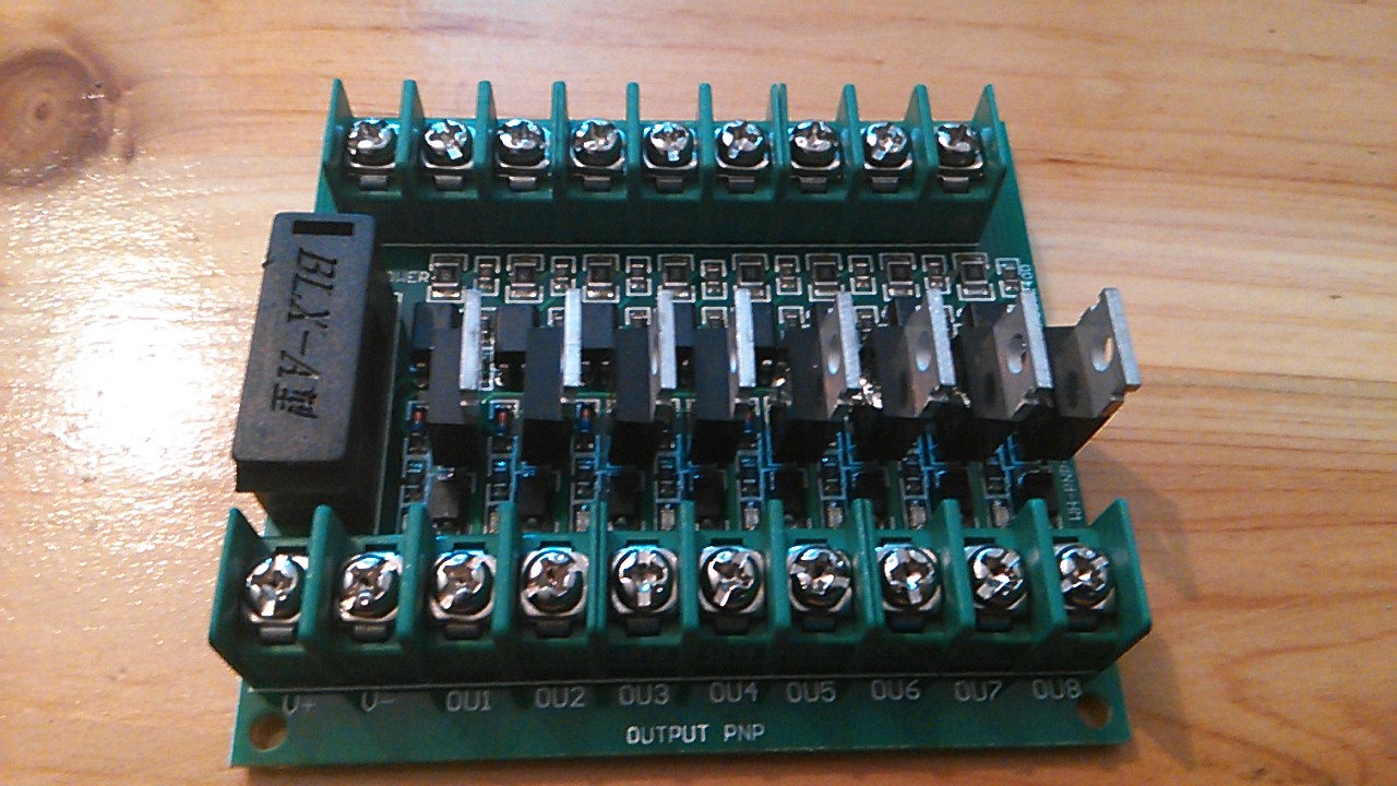 PLC放大板2张包邮 8路 输入NPN 输出PNP 光电隔离