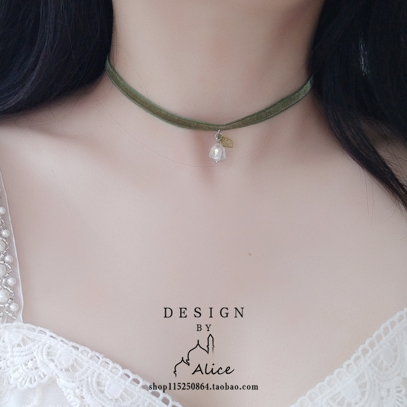 铃兰花朵小众项圈女颈带短款脖子饰品绿色丝绒设计感锁骨链choker