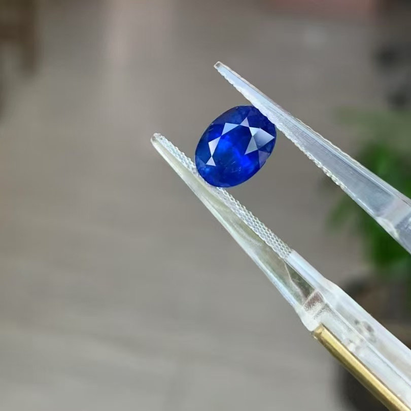 天然斯里兰卡蓝宝石裸石戒面椭圆形蛋面未镶嵌皇家蓝宝石矢车菊色