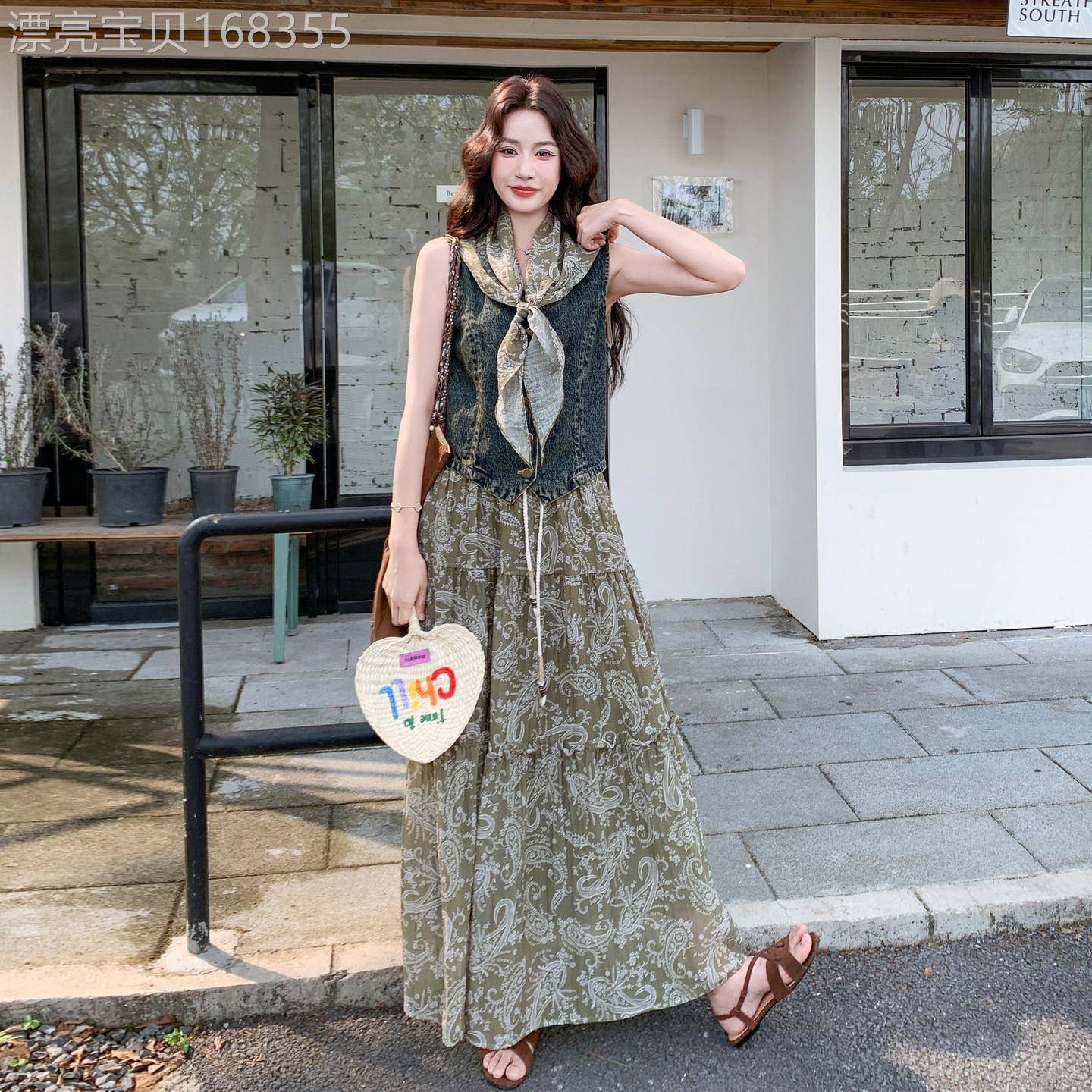 时髦个性高级感牛仔马甲两件套女2026夏季新款高腰印花半身裙套装