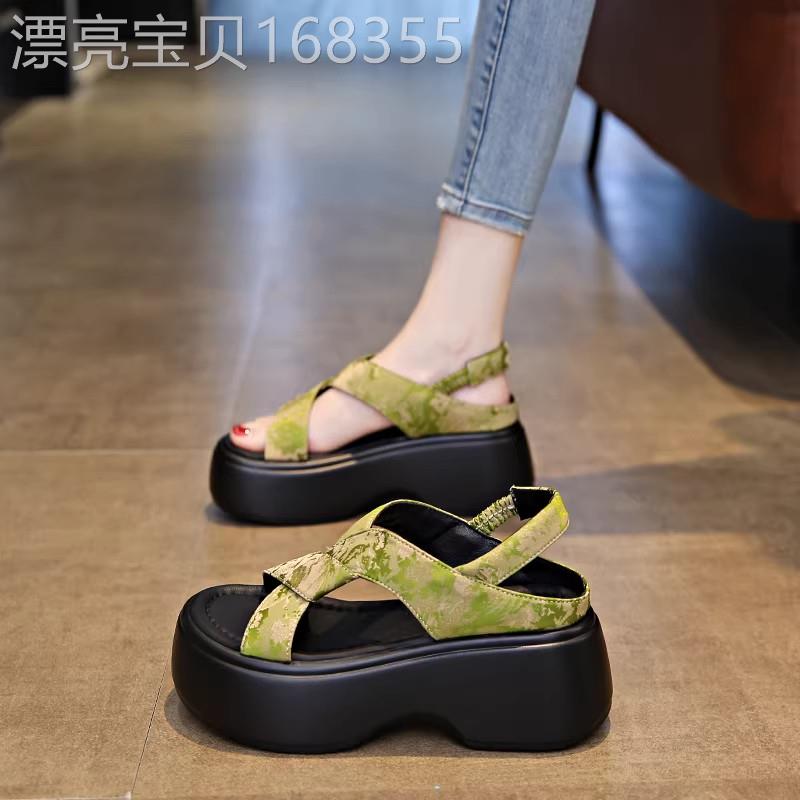 厚底罗马凉鞋女夏季韩式时尚增高松糕底外穿日常休闲风海边沙滩鞋