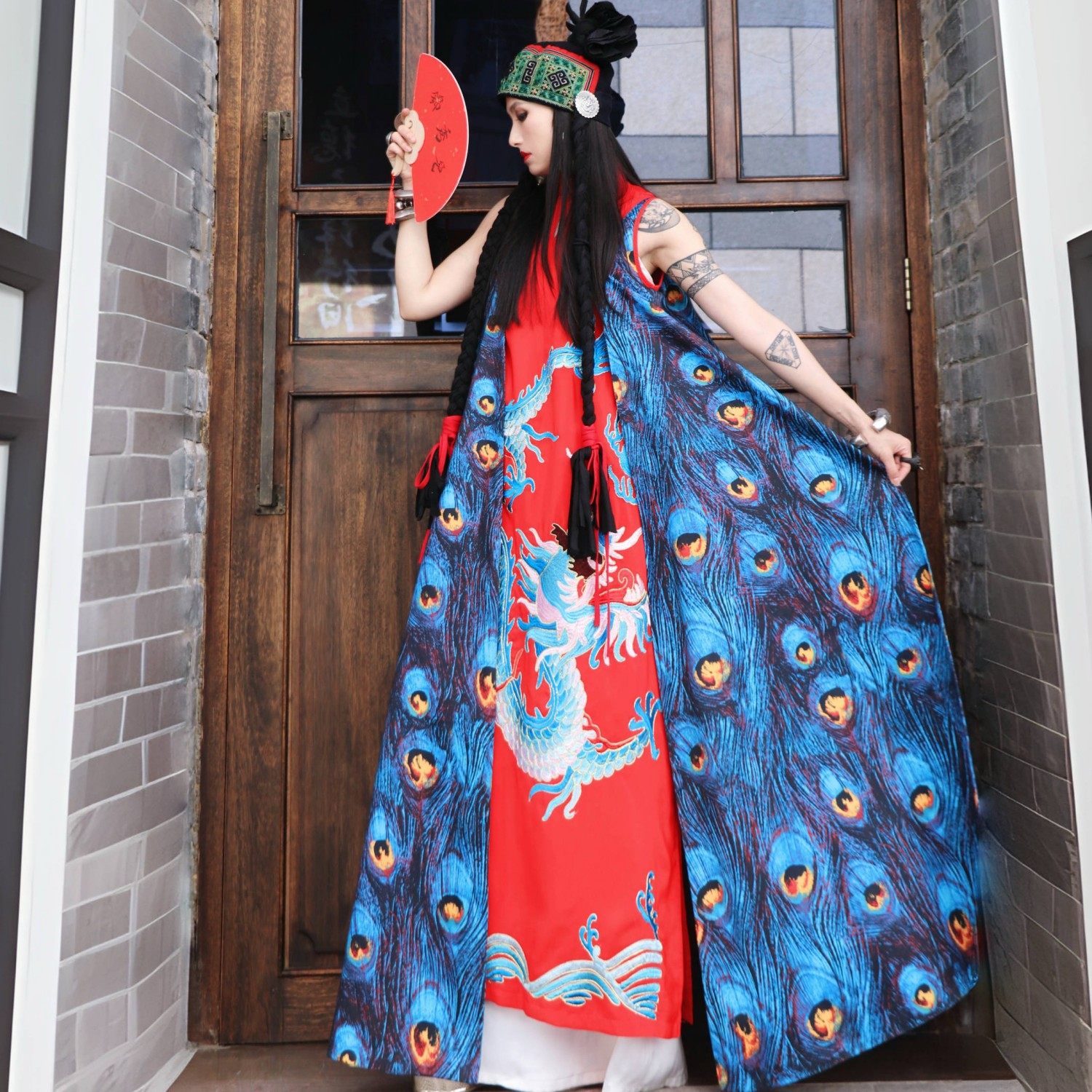 锦秀儿原创蓝龙刺绣孔雀飘带立领改良旗袍新中式民族风宽松连衣裙