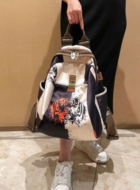 轻便旅行双肩包女2025新款时尚休闲大容量帆布背包女士外出旅游包