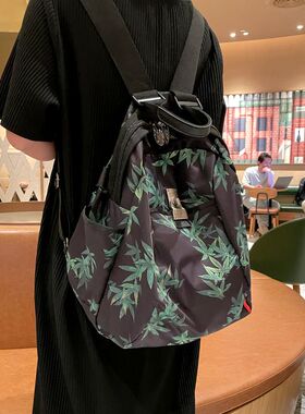 高颜值轻便旅游双肩包女2026新款时尚中年外出女士背包牛津布旅行