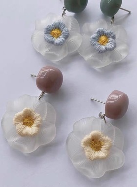 25元包邮朵拉手作小众透明感清新花朵粉紫色耳饰灰蓝色耳夹美少女