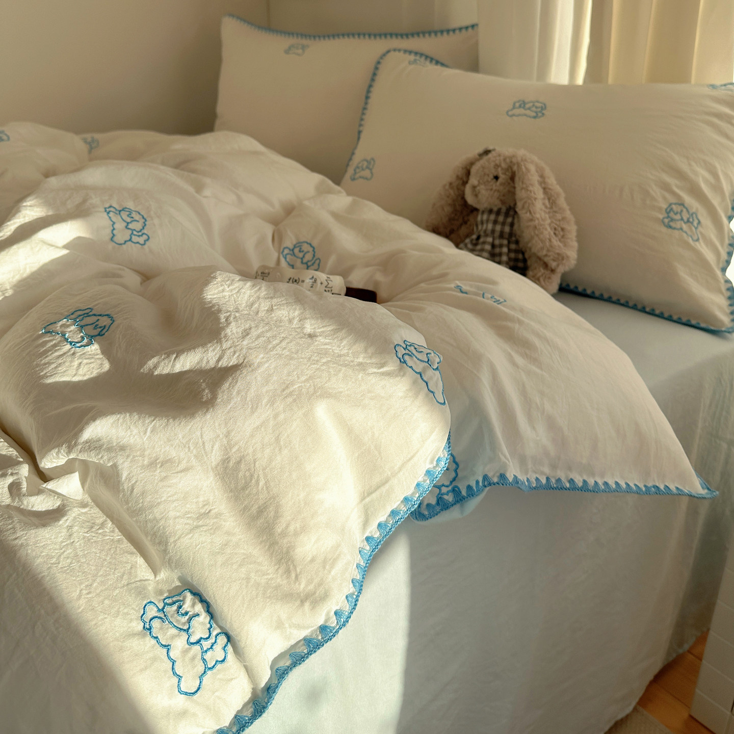 梨梦 可爱刺绣线条小狗四件套少女床单被套床笠单人宿舍床上用品,床上用品,床品套件/四件套/多件套,淘宝优惠券,粉丝福利购,淘宝优惠卷