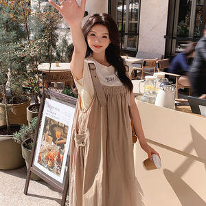 韩版工装风背带连衣裙女2025夏季新款宽松显瘦无袖T恤图片