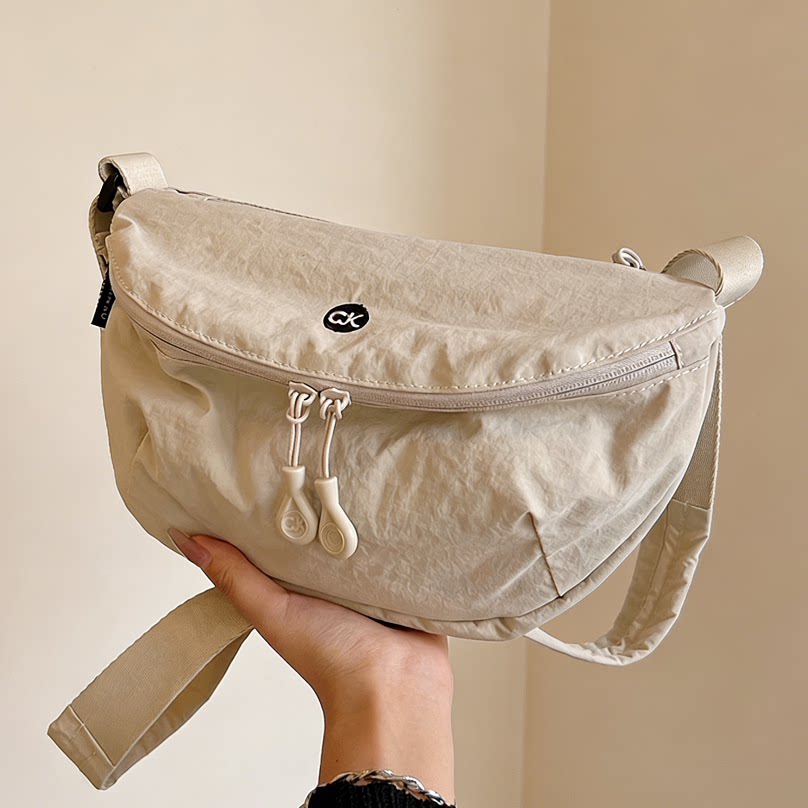 日系超轻防水牛津布包男女百搭单肩斜挎包尼龙轻便实用休闲马鞍包