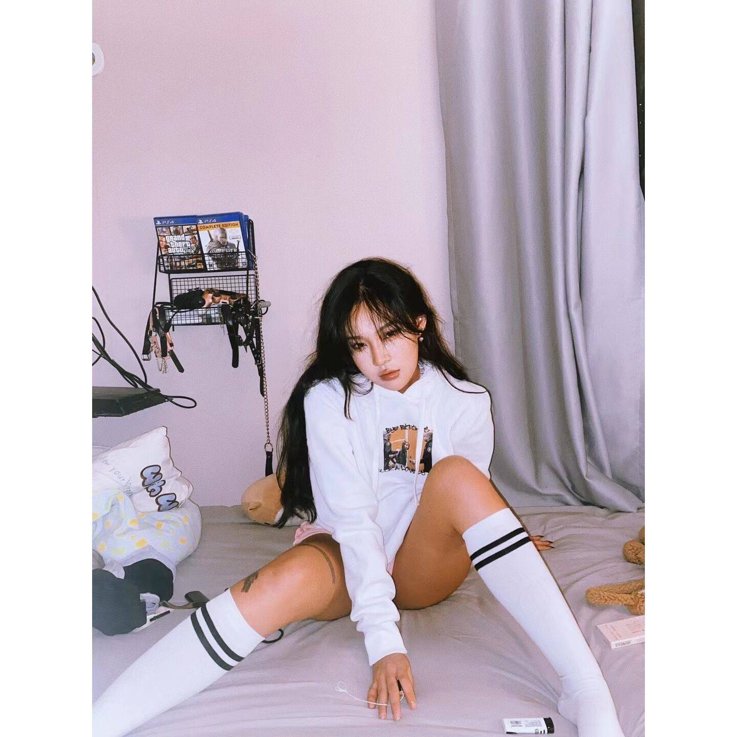 H3LLO FLAG Bye Bitches帽衫 加绒连帽套头hiphop白色美式卫衣