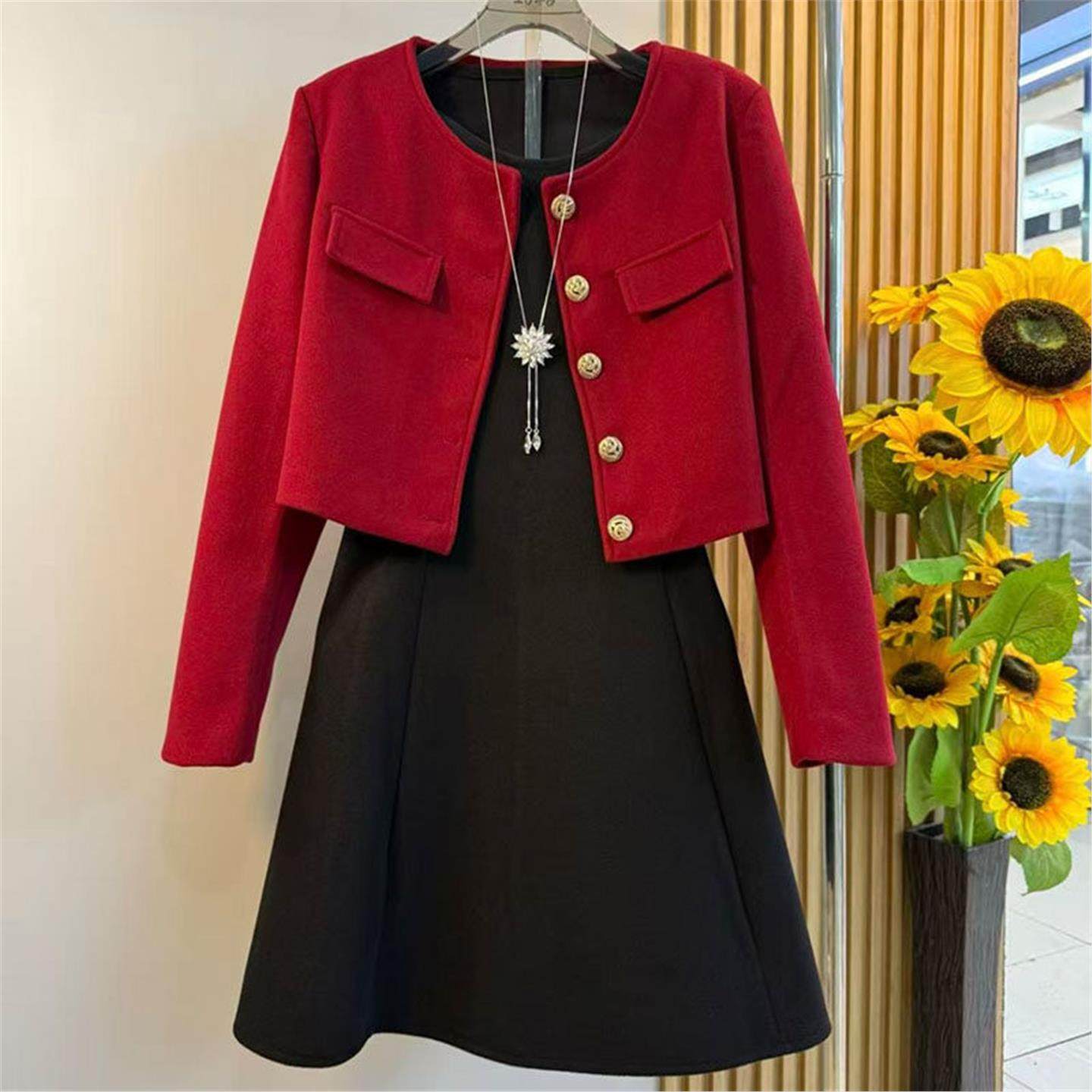 欧货大码女装2026新款轻奢小香风短款开衫纽扣外套砍袖裙子两件套,女装/女士精品,大码套装,淘宝优惠券,粉丝福利购,淘宝优惠卷