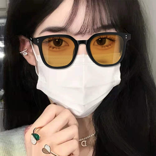 Желтые брендовые солнцезащитные очки на солнечной энергии, коллекция 2022, защита от ультрафиолета, популярно в интернете