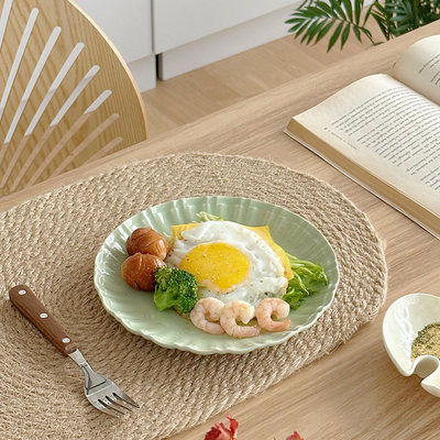 日式浮雕花边纯色陶瓷家用菜盘子