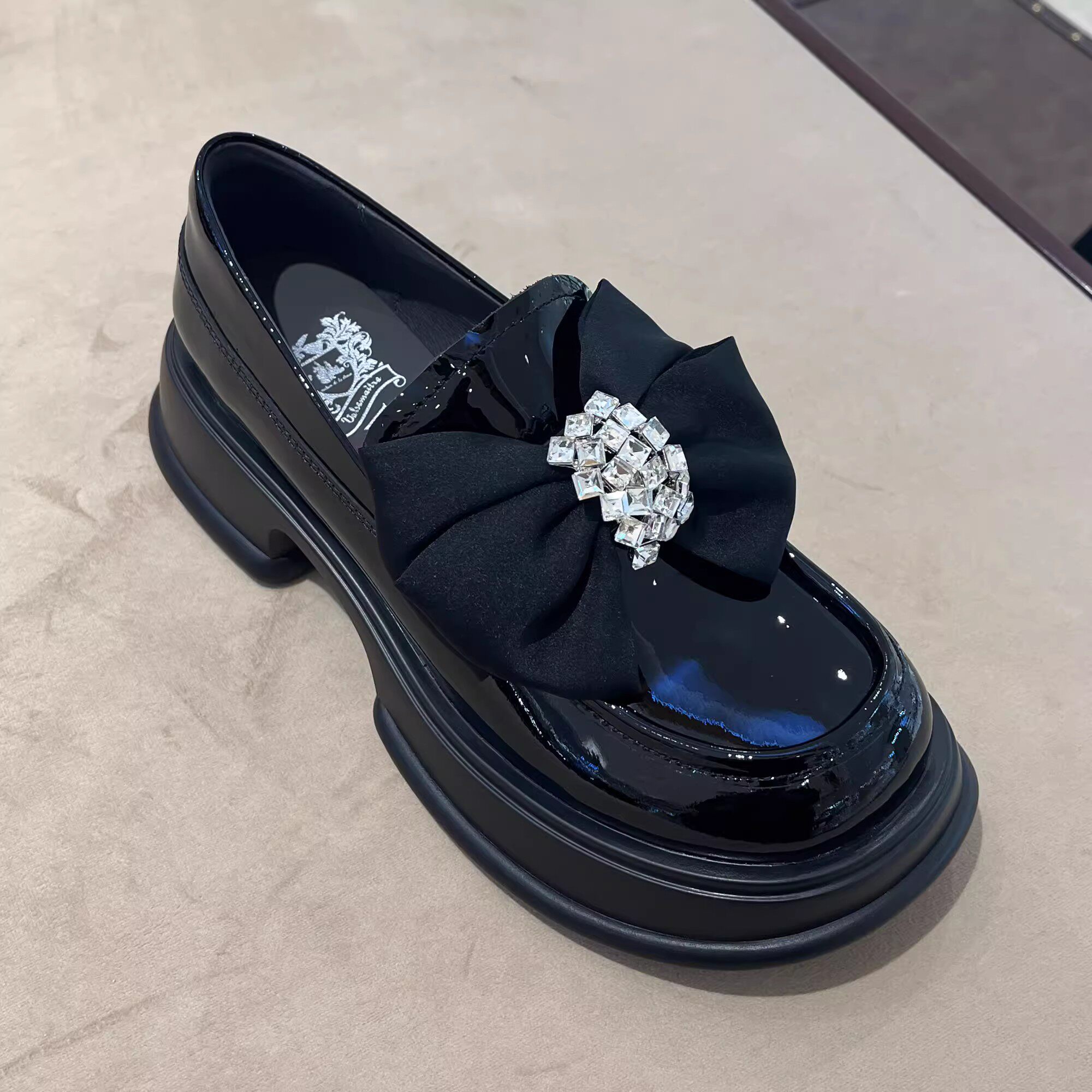 vme/舞魅2023春季新品圆头牛皮女鞋厚底蝴蝶结休闲皮鞋vs23a1003