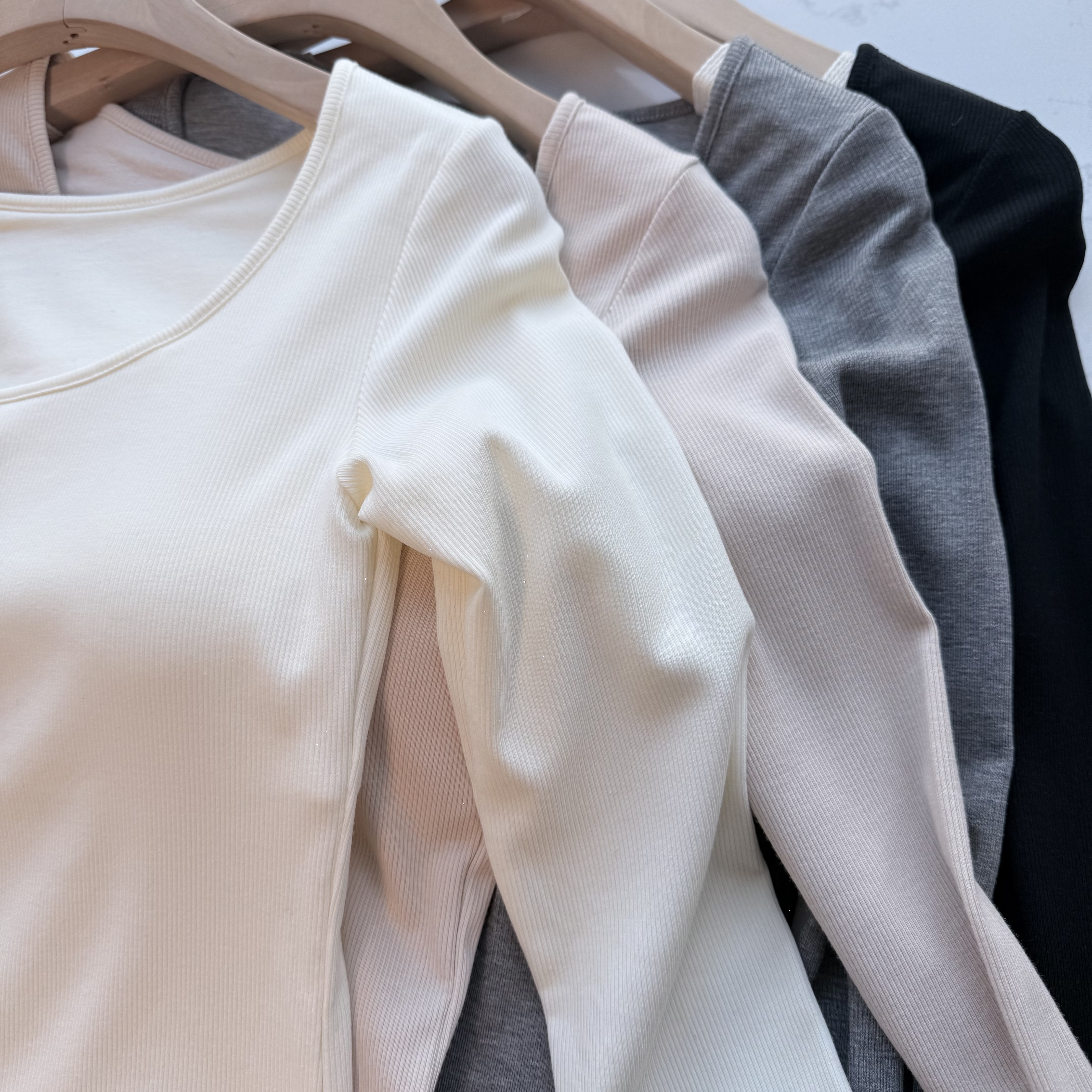 12.9 莱赛尔磨毛厚杯垫大U领打底衫