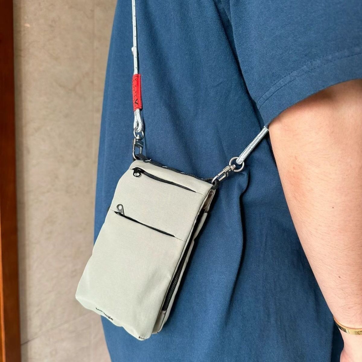 折叠贴身手机包男士斜挎包工装风日系小包女休闲旅行证件包