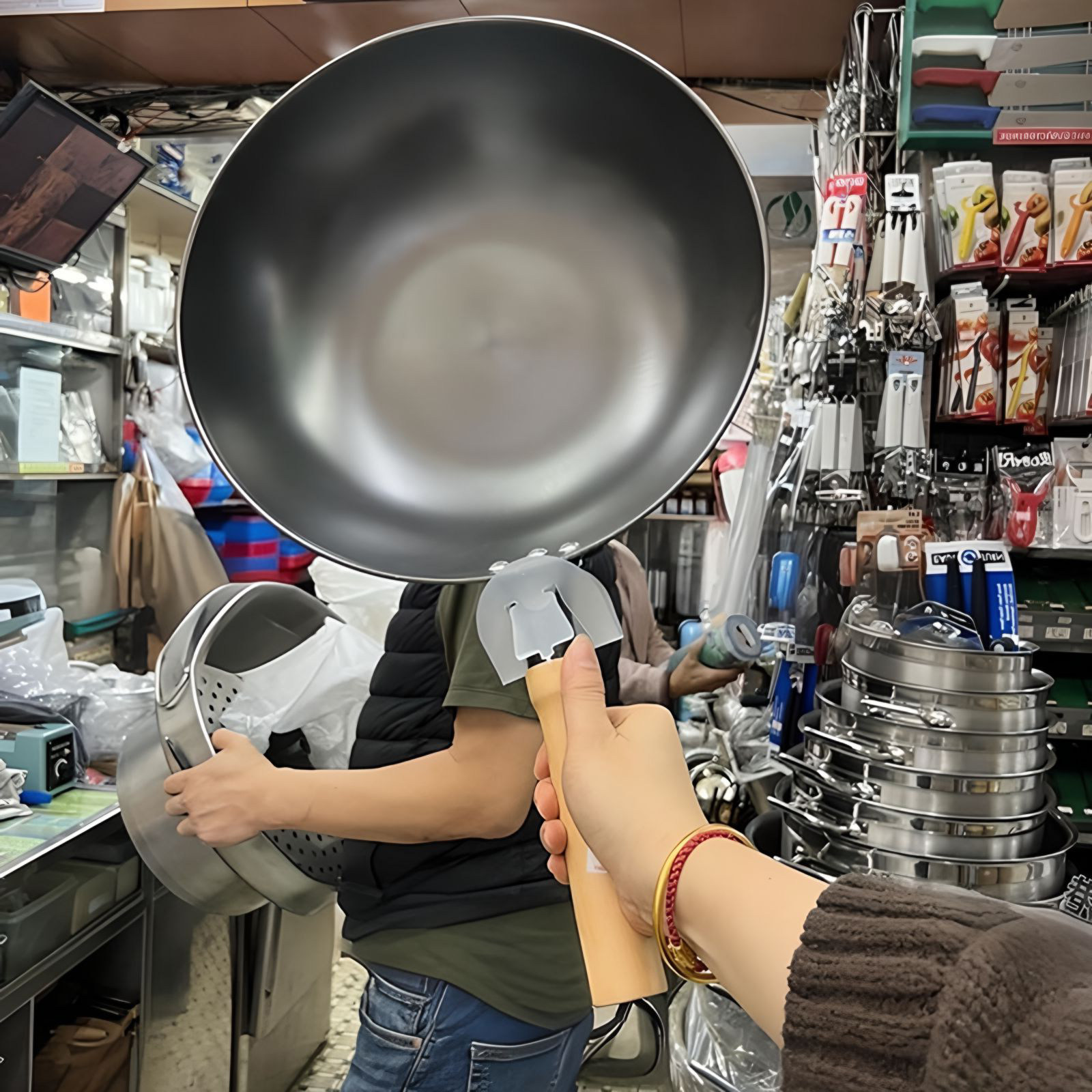 香港陈枝记代购氮化生铁锅平底无涂层炒菜锅家用燃气灶电磁炉通用