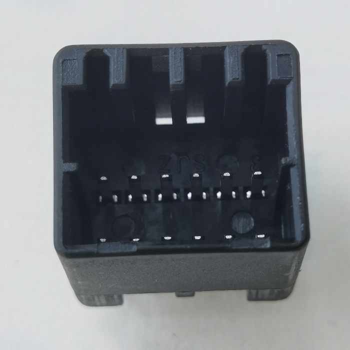 1565543-1汽车连接器12P插座