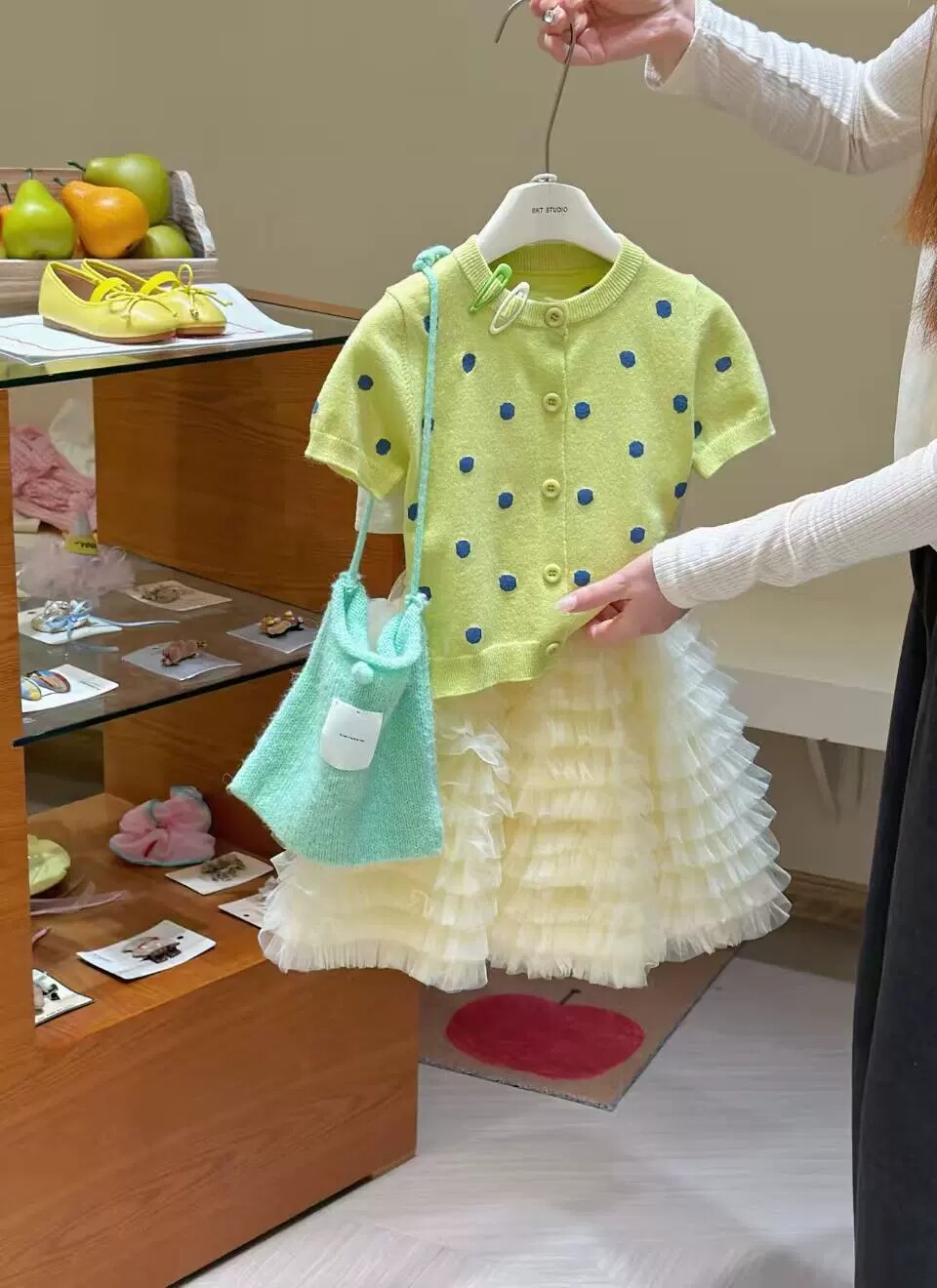 2026年新款童装绿色波点针织衫女童韩版夏季洋气短袖开衫t恤上衣