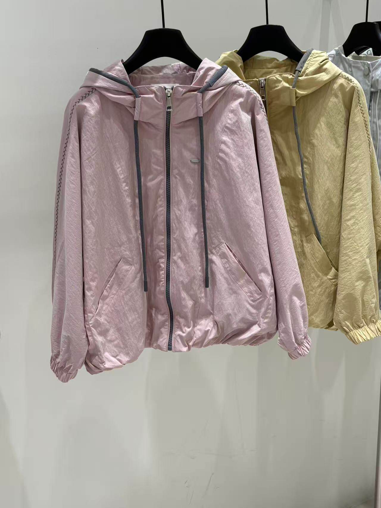 女童春装连帽外套2026新款儿童洋气时髦冲锋衣女大童春秋款上衣潮