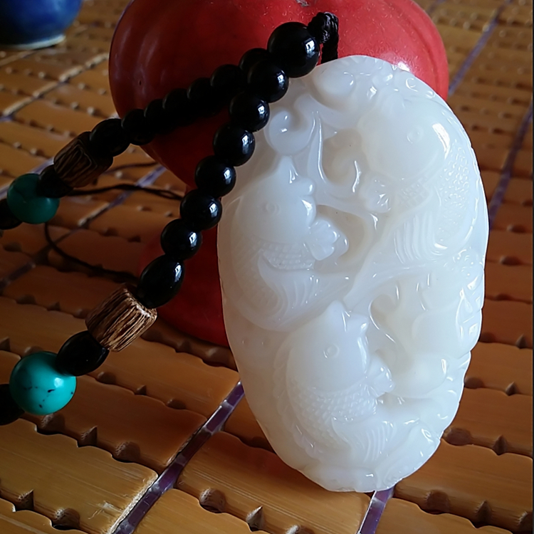 天然新疆和田玉羊脂玉籽料玉鱼手把件连年有余把玩件金玉满堂挂件