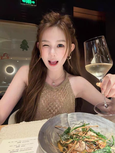「喝點兒？～*超会穿 貌美肩线 闪闪挂脖透视针织T恤背心上衣吊带