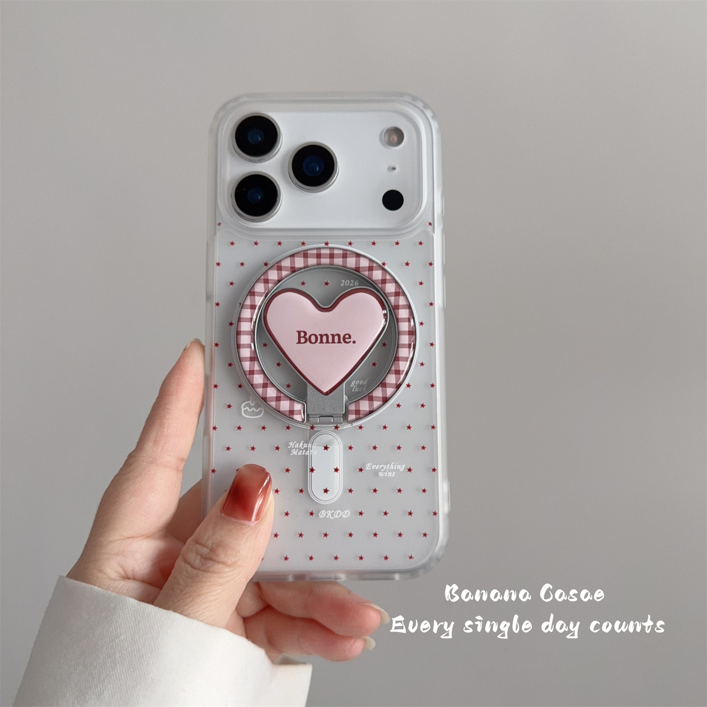 BananaCase韩国ins小众磨砂透白红星星磁吸壳适用16promax苹果17pro手机壳iPhone15爱心折叠支架13/14pro硬壳