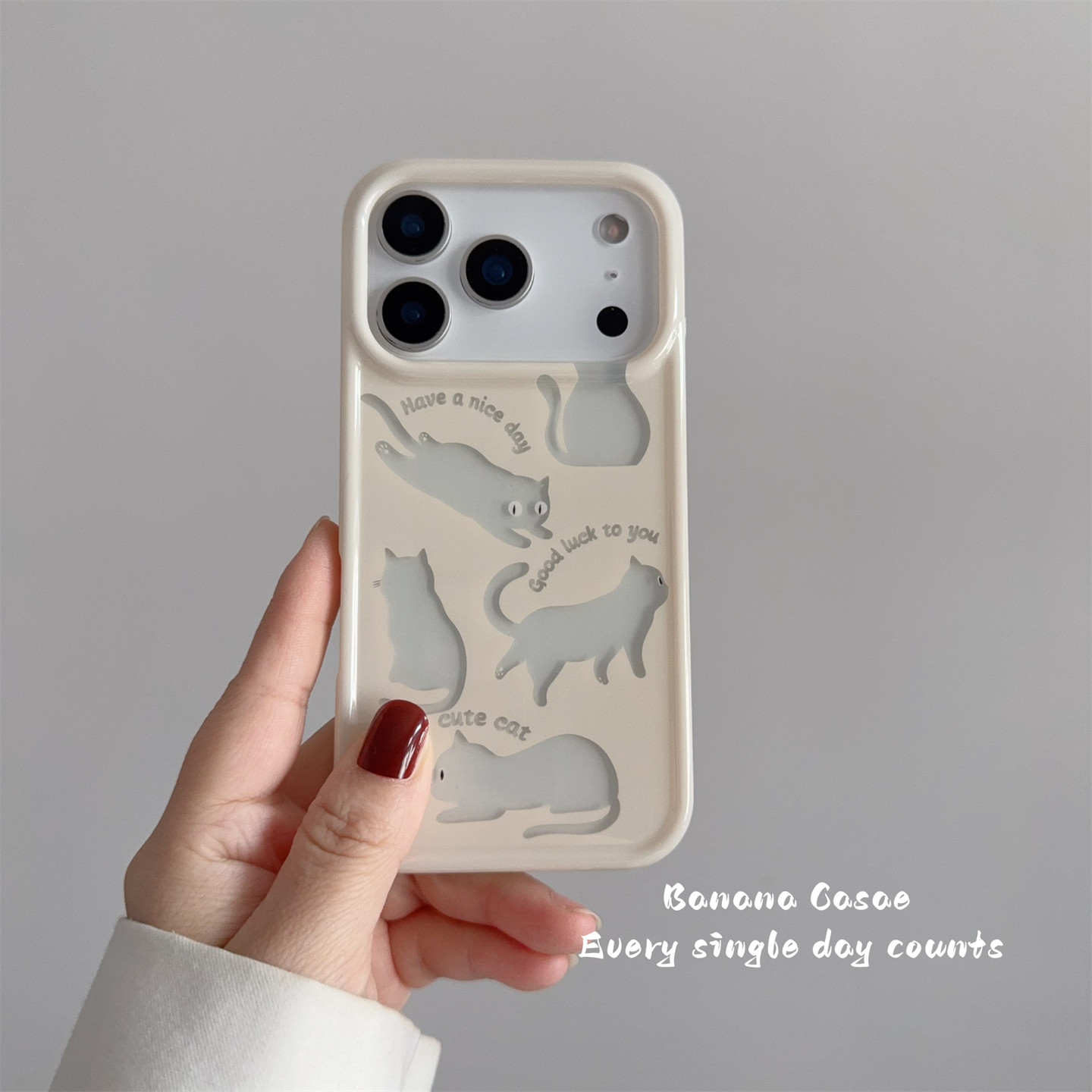 BananaCase韩国ins小众趣味淡黄色镂空透明猫咪适用iPhone17promax苹果16pro手机壳15新款13/14pro防摔保护套