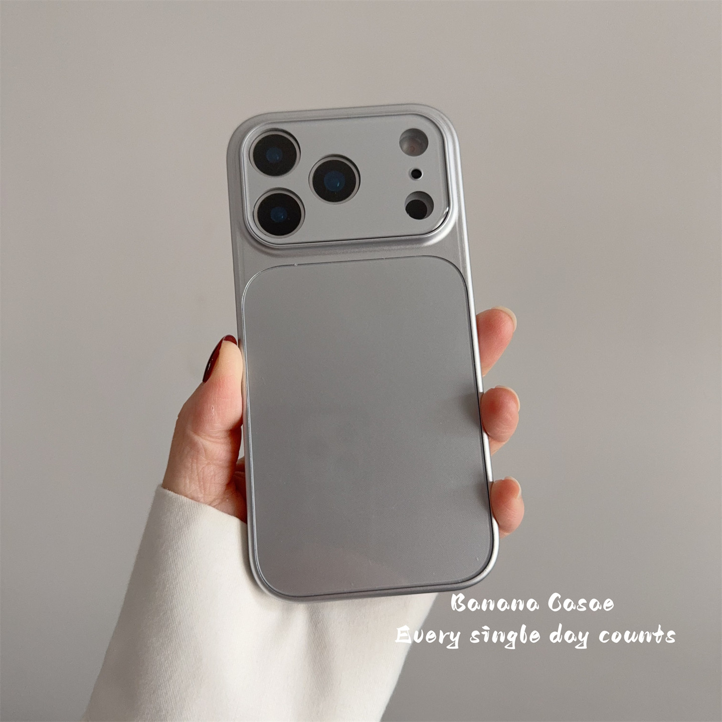BananaCase极简风银灰色大视窗镜头膜适用iPhone17pro苹果18promax手机壳15pro全包16promax防摔14保护套硬壳