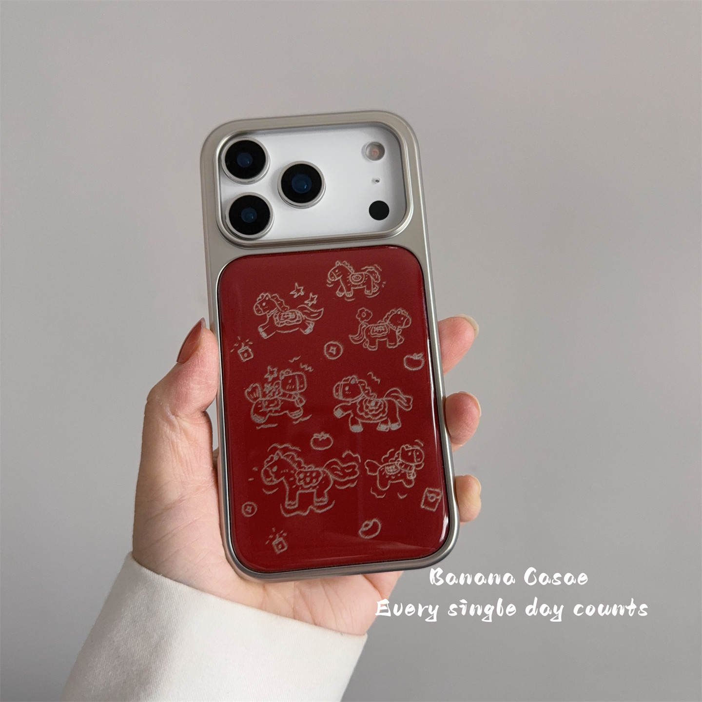 BananaCase新年款复古红满屏线条小马适用17promax苹果16pro手机壳iPhone15银色边框15pro滴胶保护套17硬壳女,3C数码配件,手机保护套/壳,淘宝优惠券,粉丝福利购,淘宝优惠卷