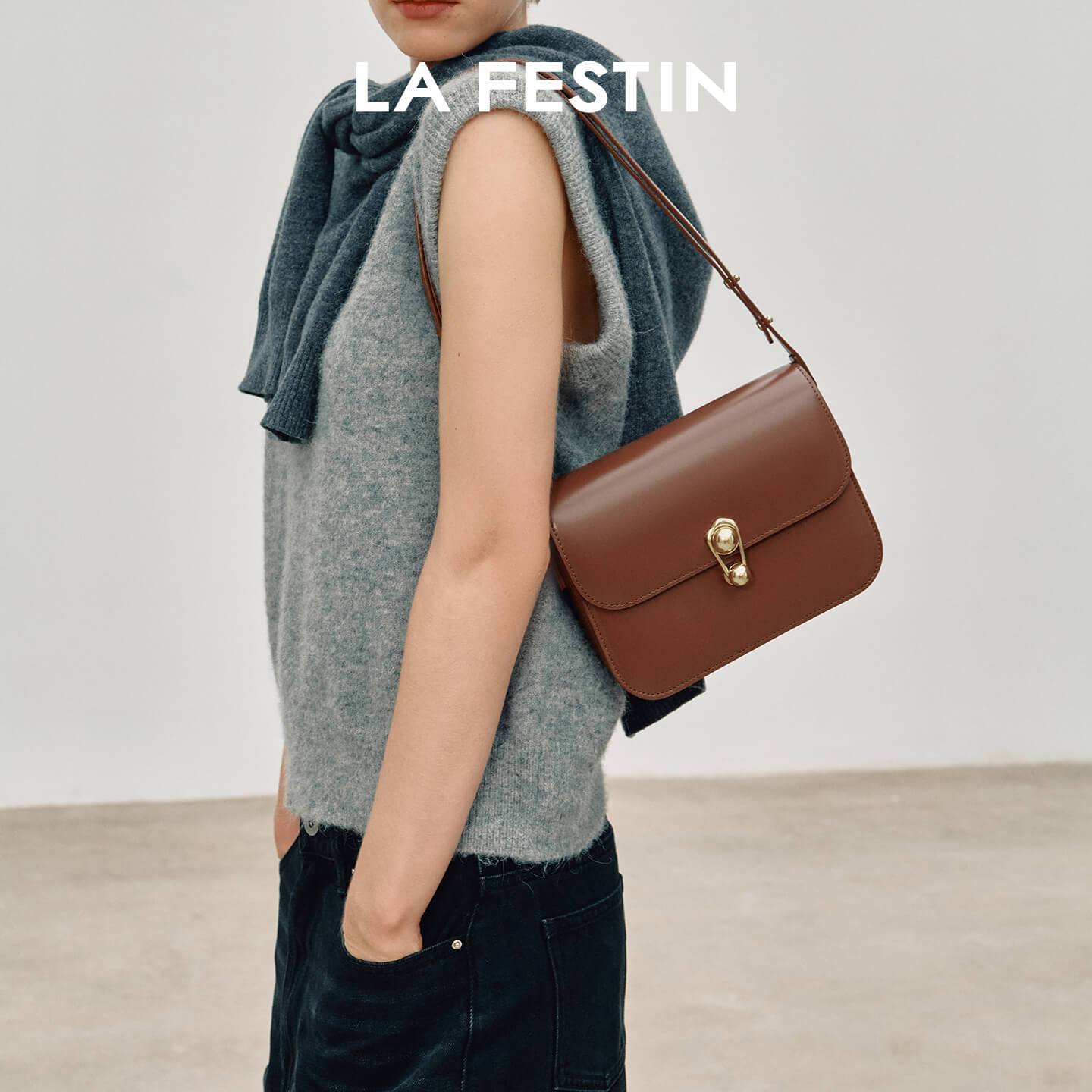 拉菲斯汀包包女式2025新款秋星球包通勤腋下包真皮婚包斜挎豆腐包