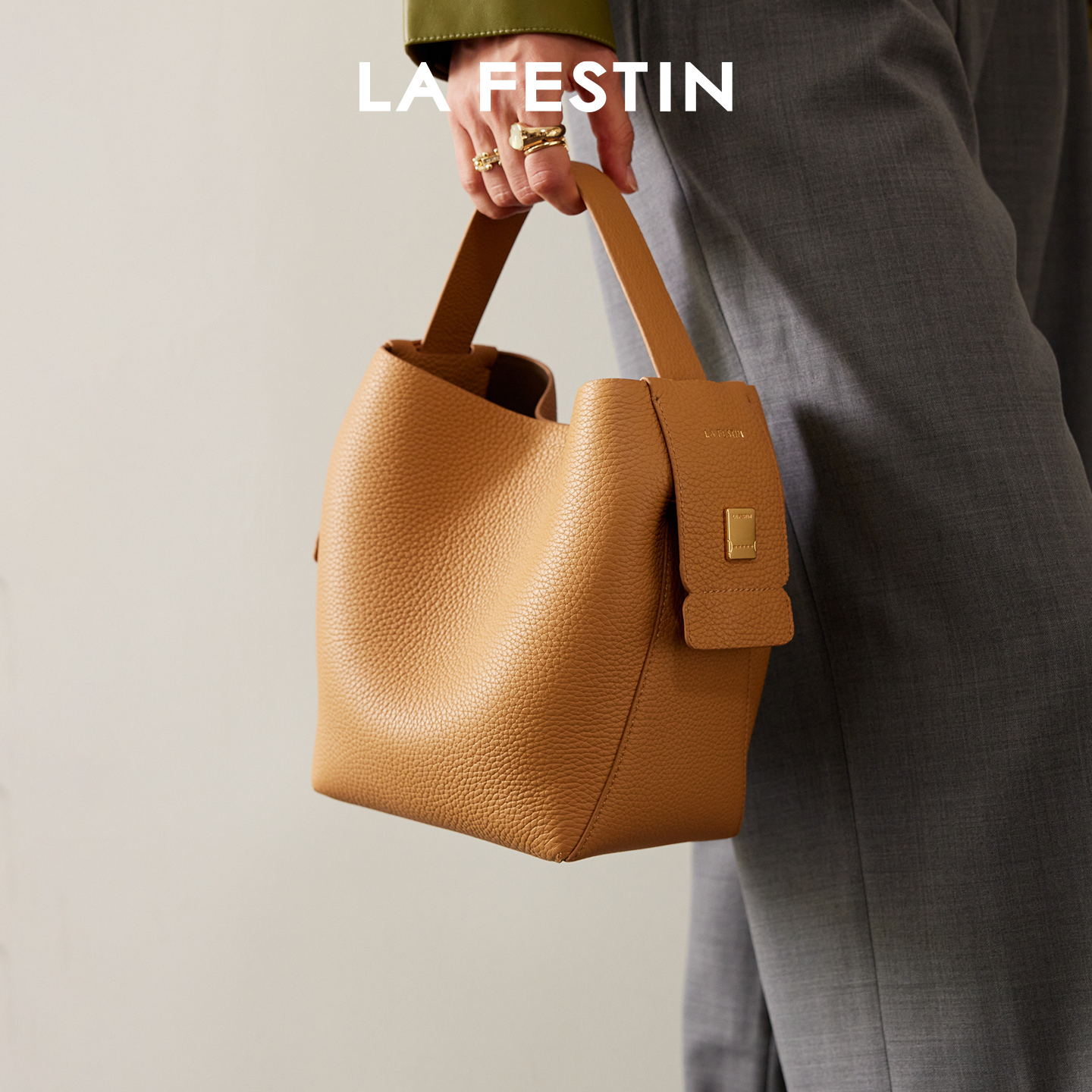 拉菲斯汀荔枝纹头层牛皮水桶包